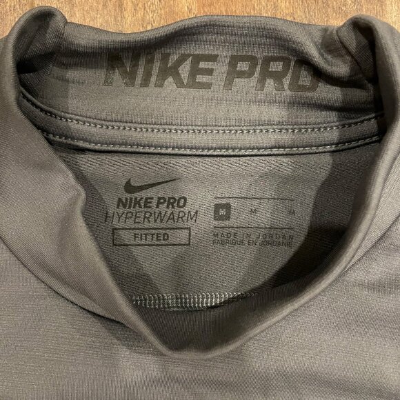 Nike Pro HyperWarm Mock Neck Sweater Size Medium - Picture 3 of 4